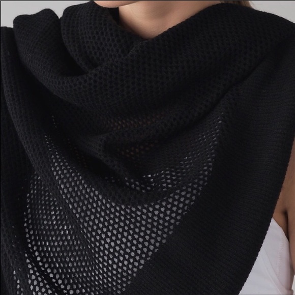 NWOT Lululemon Padma Scarf black merino wool shawl wrap shrug - Picture 6 of 8